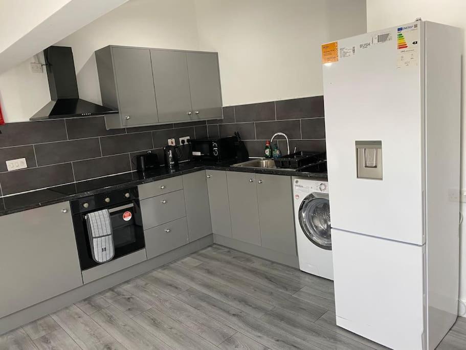 221 Soho 2 Apartment Birmingham Bagian luar foto